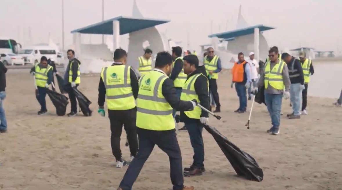 مبادرة تنظيف شاطئ نصف القمر — 3