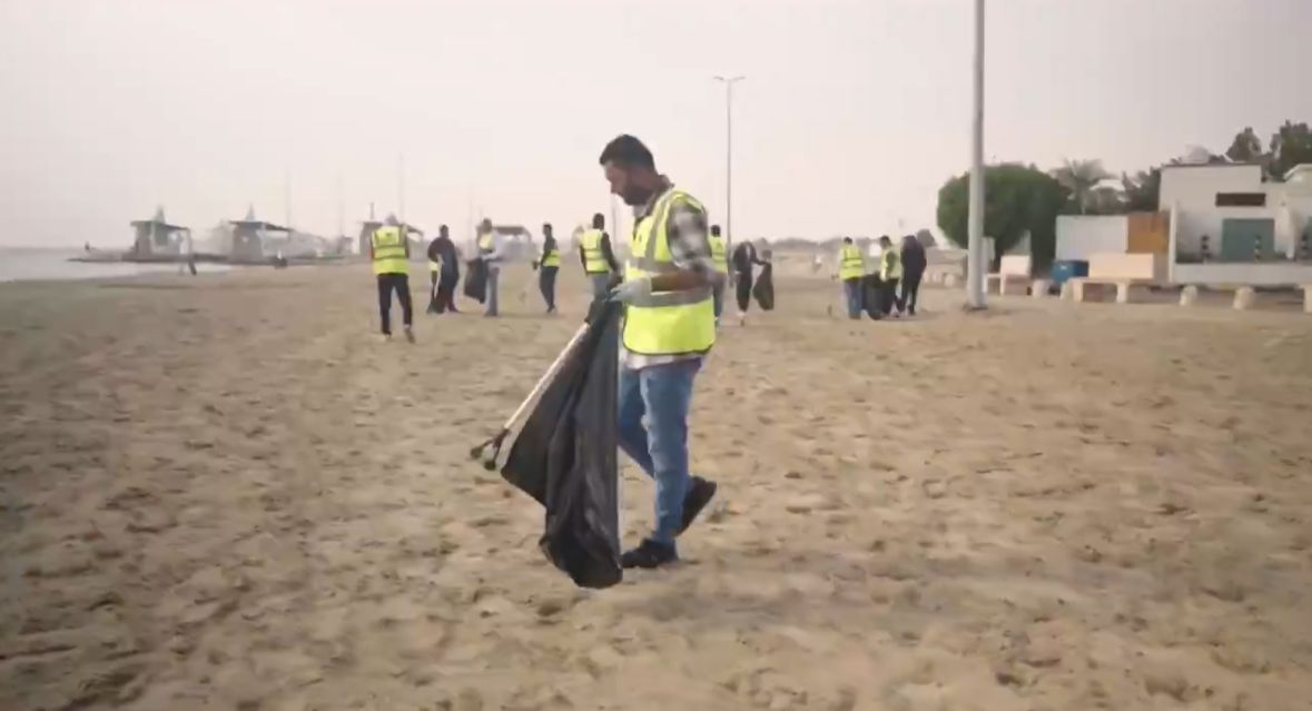 مبادرة تنظيف شاطئ نصف القمر — 4