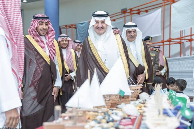 بالشراكة مع مجموعة اليمامة القابضة.. هيئة تطوير المنطقة الشرقية تطلق مبادرة "حرفيون" لدعم الحرفيين وتعزيز الاقتصاد الإبداعي 2025م